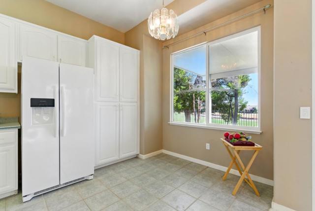 779 Franklin Drive, Brentwood CA: https://media.crmls.org/mediaz/0b43852a-08c3-47df-bc33-f1be3c1fe26e.jpg