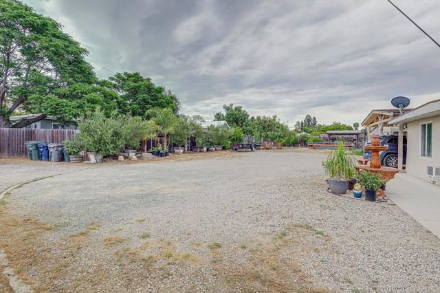 123 N Hayden Dr, Escondido CA: https://media.crmls.org/mediaz/0b43f268-3373-40fc-bd6d-234c6793c707.jpg