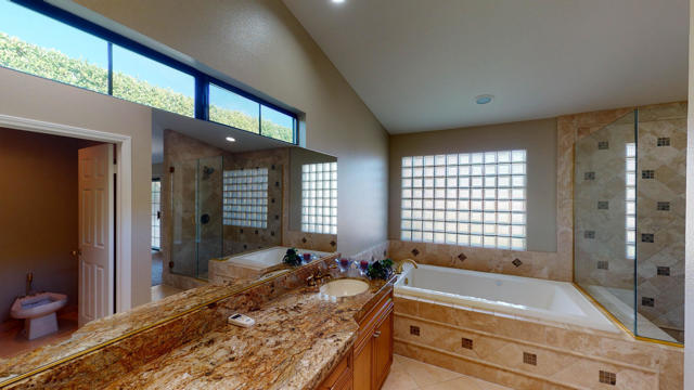 47230 Golden Bush Court, Palm Desert CA: https://media.crmls.org/mediaz/0b4418e1-3254-407c-a936-b49e8b8659fc.jpg