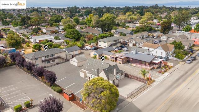 2090 Marina Blvd, San Leandro CA: https://media.crmls.org/mediaz/0b458061-944a-466d-9b5c-d902ef642b80.jpg