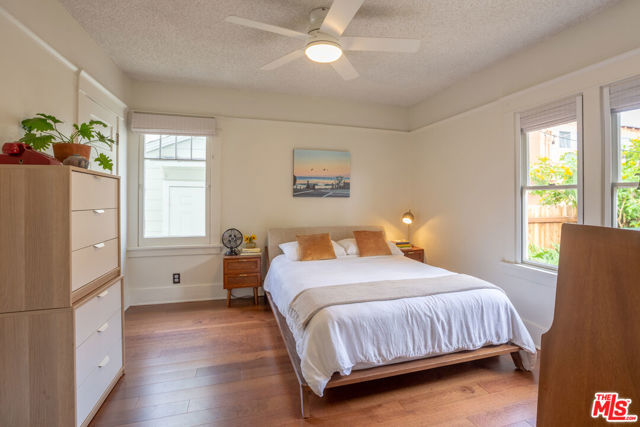 732 N Toledo Walk, Long Beach CA: https://media.crmls.org/mediaz/0b458953-4b0b-40b8-9f30-32f109446261.jpg