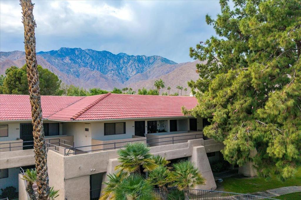 2812 N Auburn Court #206