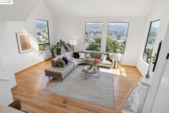 935 Hillside Ave, Albany CA: https://media.crmls.org/mediaz/0b468c5b-4282-41f2-abb7-af17c5bc2303.jpg
