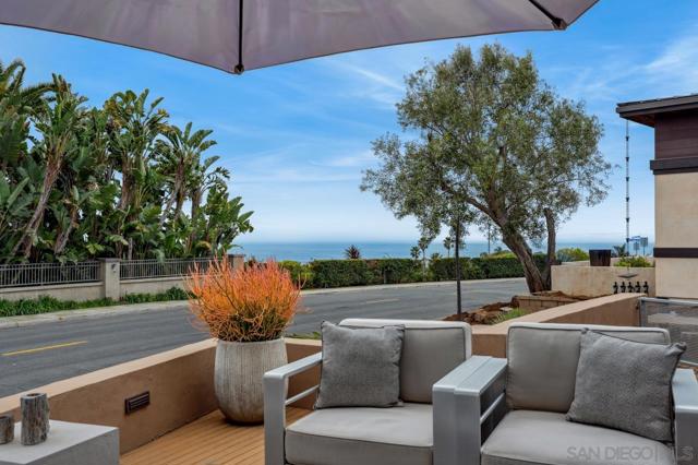 773 E Solana Circle, Solana Beach CA: https://media.crmls.org/mediaz/0b469748-269c-4513-b9b9-48887b166da6.jpg