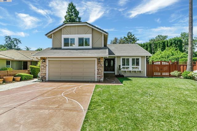 38957 Altura Street, Fremont CA: https://media.crmls.org/mediaz/0b469c15-1353-41f1-8756-4ed48ecdaea0.jpg