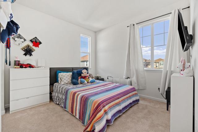 663 Falling Star Drive, Martinez CA: https://media.crmls.org/mediaz/0b46a62b-e410-48e2-81a6-99c6232e4553.jpg