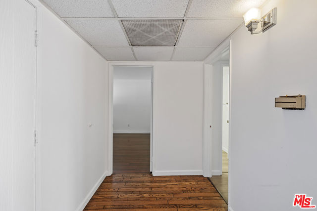 2700 Cahuenga Boulevard, Los Angeles CA: https://media.crmls.org/mediaz/0b46b2e2-fb36-4380-a489-01c5a03a3dee.jpg