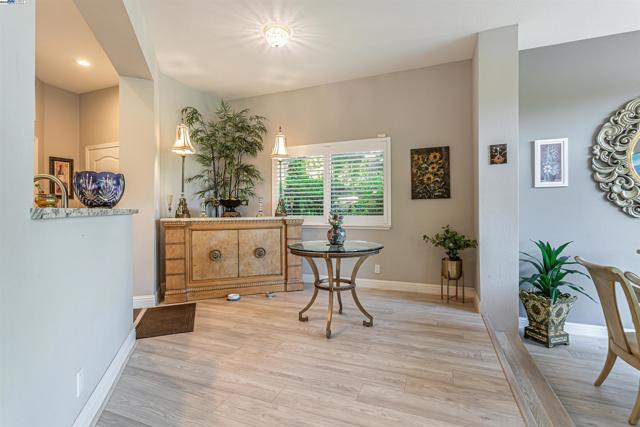 4001 W Lakeshore Dr, San Ramon CA: https://media.crmls.org/mediaz/0b46c054-c6b5-42d5-98b8-29b5d1407833.jpg