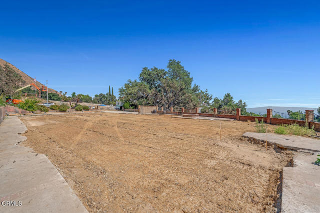 3660 Ranch Top Road, Pasadena CA: https://media.crmls.org/mediaz/0b47868d-f036-4024-8367-a5633988cce0.jpg