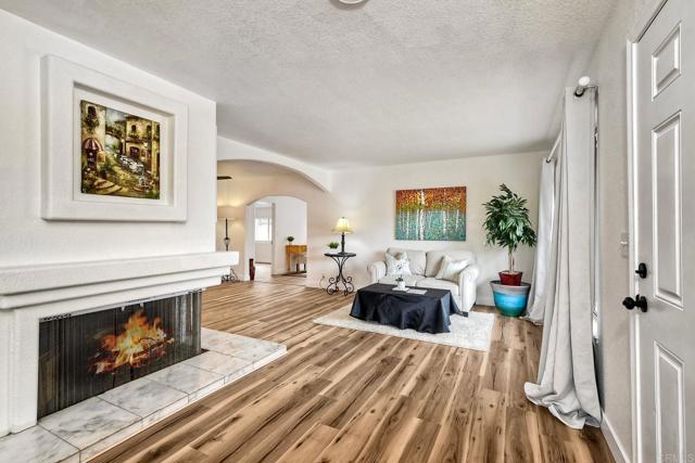 Detail Gallery Image 4 of 27 For 111 Fireside St, Oceanside,  CA 92058 - 4 Beds | 2 Baths