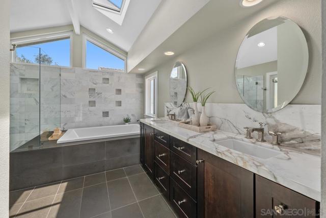 12516 Rougemont Pl, San Diego CA: https://media.crmls.org/mediaz/0b48409d-84b2-42fc-b8b9-5a7d840cdcb6.jpg