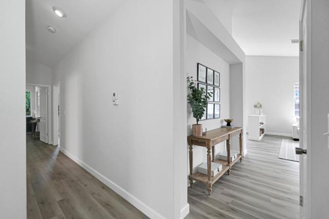 118 Edmeades Court, Oakley CA: https://media.crmls.org/mediaz/0b488dbb-5f57-4cd0-be36-c722547d31a8.jpg