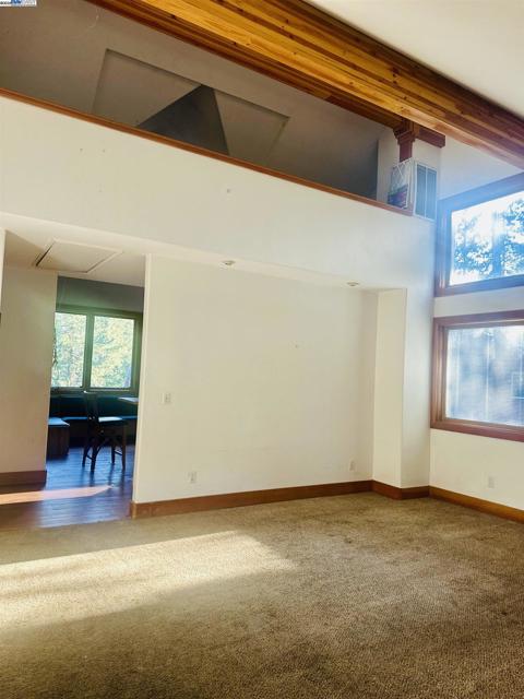 13273 Sierra Dr W, Truckee CA: https://media.crmls.org/mediaz/0b489bc3-58f5-4e9c-81a0-e33a78cbf5d4.jpg