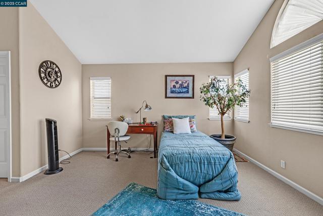 967 Heather Ln, San Lorenzo CA: https://media.crmls.org/mediaz/0b48c2d6-60ac-4ae2-a838-b35904d7df79.jpg