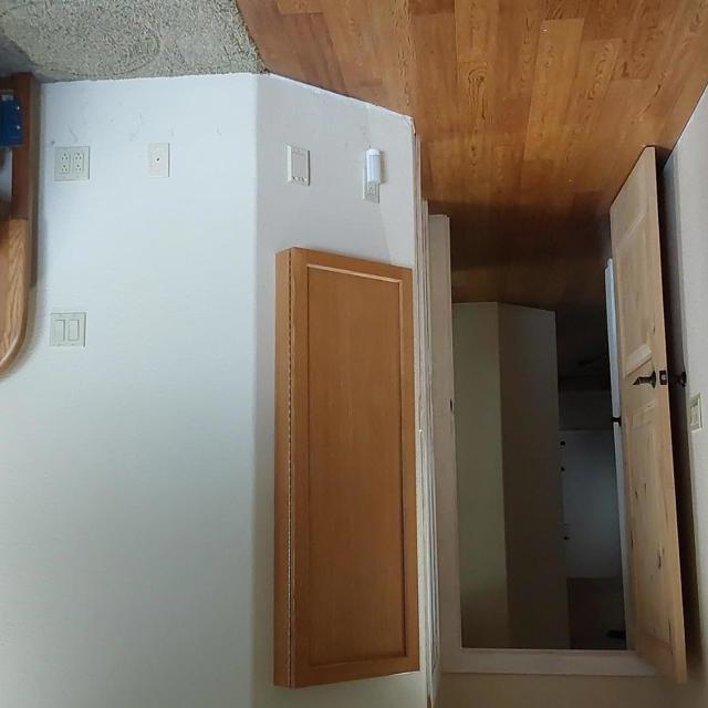 5051 Arctic Lane, Somerset CA: https://media.crmls.org/mediaz/0b4944ca-1883-4903-a7a9-26dc3782ab4d.jpg