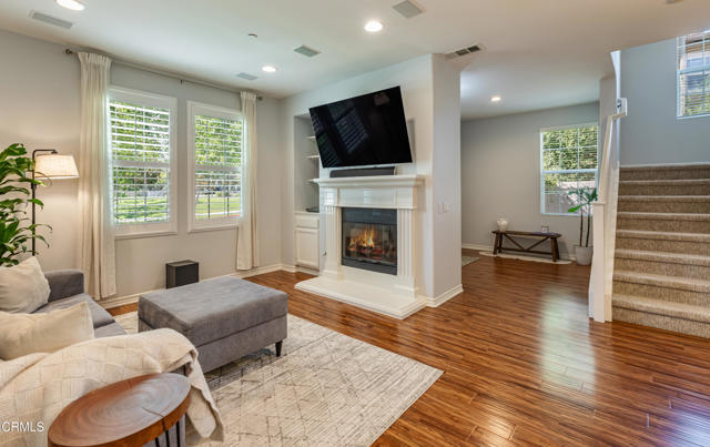 Detail Gallery Image 5 of 31 For 8228 Silver Cir, Ventura,  CA 93004 - 3 Beds | 2/1 Baths