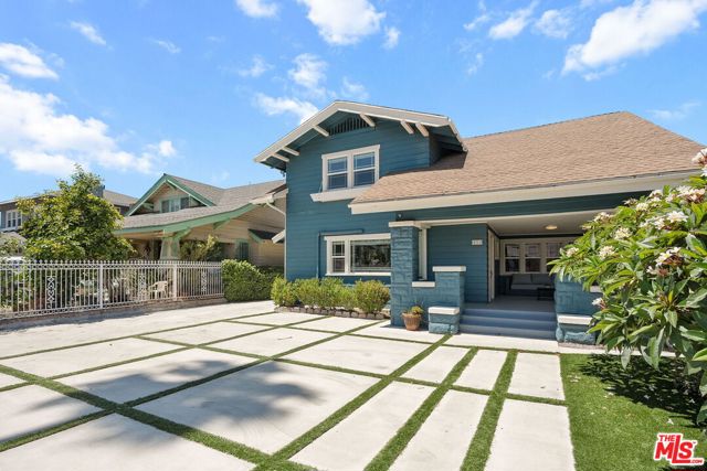 251 S Ardmore Avenue, Los Angeles CA: https://media.crmls.org/mediaz/0b49eb38-8d0d-4273-b83b-3dae3a5817fa.jpg