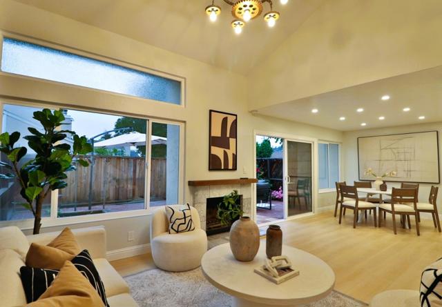 284 Rosewood Court, Hayward CA: https://media.crmls.org/mediaz/0b49fcbb-a39d-4187-99c4-c8bac9321f47.jpg