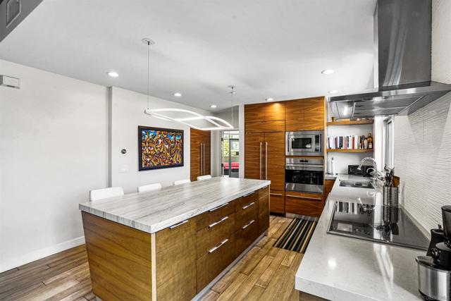 3740 Park Blvd, San Diego CA: https://media.crmls.org/mediaz/0b4ad14d-e46b-4df8-80e2-d8ca58fb6aab.jpg