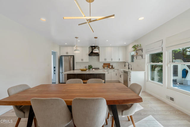 Detail Gallery Image 12 of 42 For 5200 Dahlia Dr, Los Angeles,  CA 90041 - 3 Beds | 3 Baths