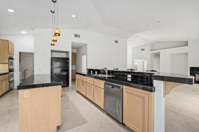 80222 Spanish Bay Drive, Indio CA: https://media.crmls.org/mediaz/0b4b2cdd-507f-46ec-a4e8-dfcaaa647ef6.jpg