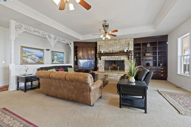 Image 22 of 60 For 16555 Charles Otter Dr