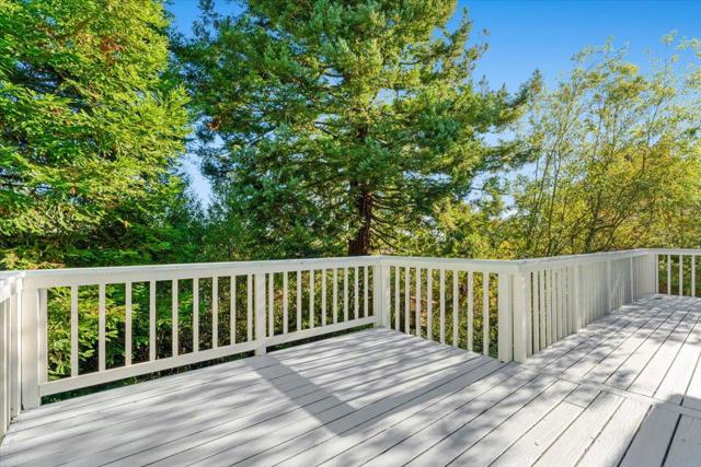 105 Sea Terrace Way, Aptos CA: https://media.crmls.org/mediaz/0b4b740b-7a65-487f-ac29-9ec69e3805c7.jpg