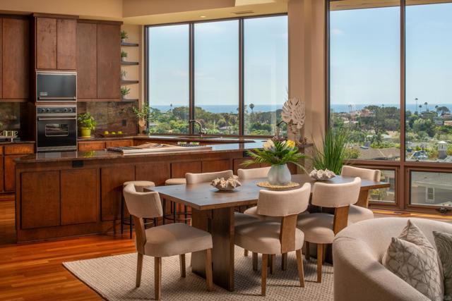 779 Barbara Ave, Solana Beach CA: https://media.crmls.org/mediaz/0b4bec5f-d294-4bcb-b53d-0c3cf777d109.jpg