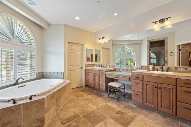 Image 32 of 74 For 2756 Mountain View