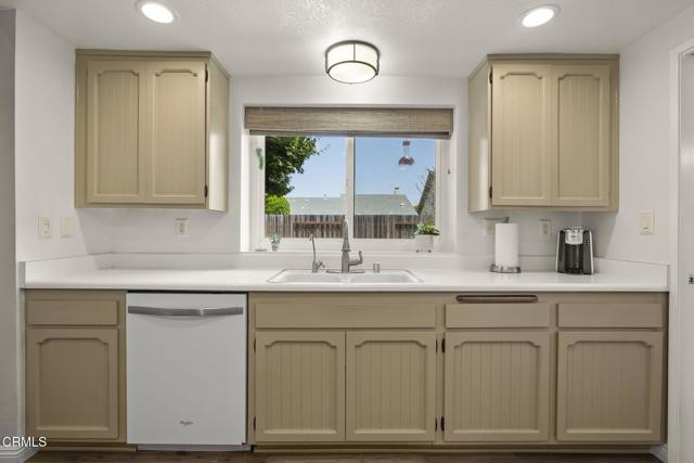 3051 Ketch Place, Oxnard CA: https://media.crmls.org/mediaz/0b4ce27f-f73a-4760-9f61-9a7c4df6bb40.jpg