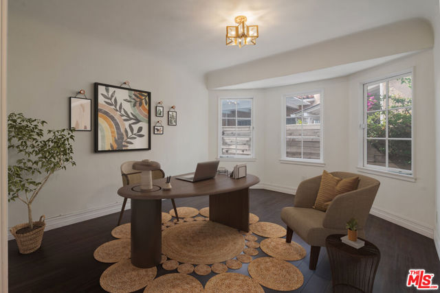 333 Virginia Avenue, Pasadena CA: https://media.crmls.org/mediaz/0b4d1aa0-bb1a-4b72-93a6-46f7b4e52635.jpg