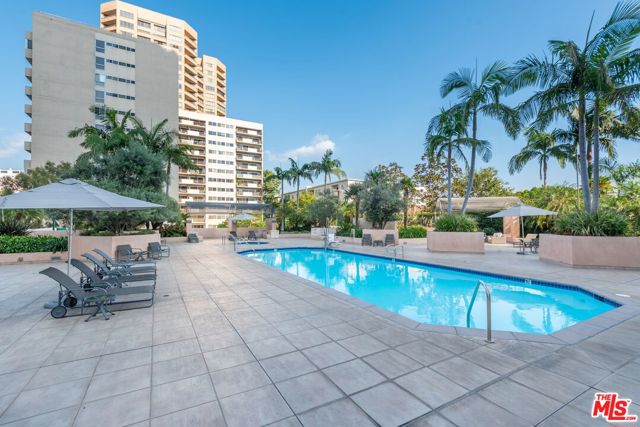 10490 Wilshire Boulevard, Los Angeles CA: https://media.crmls.org/mediaz/0b4db951-e24f-4282-a2b5-bab05a1fa713.jpg