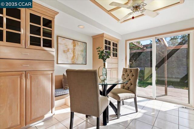 207 Midway Dr, Martinez CA: https://media.crmls.org/mediaz/0b4df4c6-70c0-4c0e-b1a8-a7855f1174df.jpg