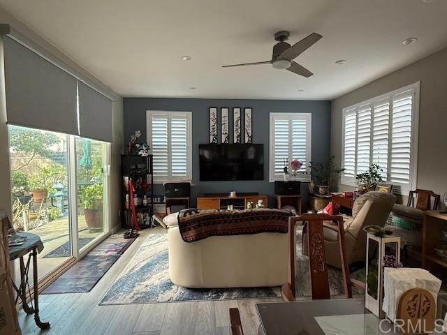 Detail Gallery Image 2 of 20 For 10434 Cheviot Ct, San Diego,  CA 92126 - 3 Beds | 2 Baths