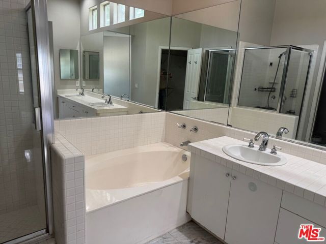 19 Imperial Aisle, Irvine CA: https://media.crmls.org/mediaz/0b4ea16a-5a65-4f62-8c70-4f6aee59321f.jpg