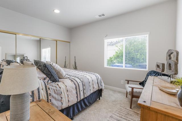 Image 18 of 27 For 64279 Eagle Mountain Avenue