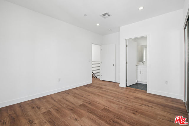 6336 Beck Avenue, 2 photo 22