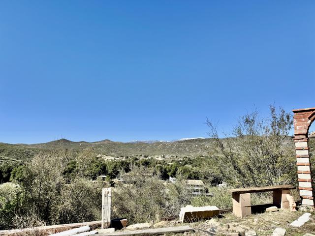 45860 Coyote Street, Banning CA: https://media.crmls.org/mediaz/0b4ff554-dba4-41a5-8a96-8fd6ea91e64a.jpg