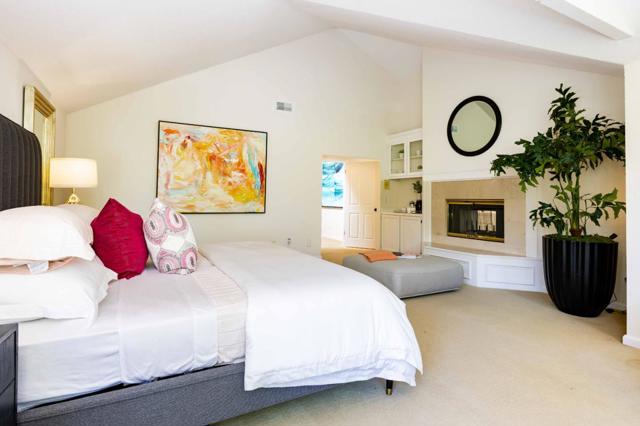 590 Military Way, Palo Alto CA: https://media.crmls.org/mediaz/0b51110c-36a5-48a6-b99c-e93c329f9840.jpg
