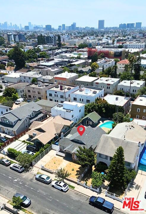 5342 Lemon Grove Avenue, Los Angeles CA: https://media.crmls.org/mediaz/0b51f171-7716-4f48-a240-2948151b3ec7.jpg