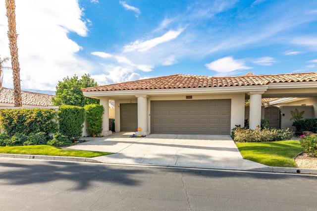 54877 Inverness Way, La Quinta CA: https://media.crmls.org/mediaz/0b523a8b-a4c9-4497-a403-5395ff8b0f8c.jpg