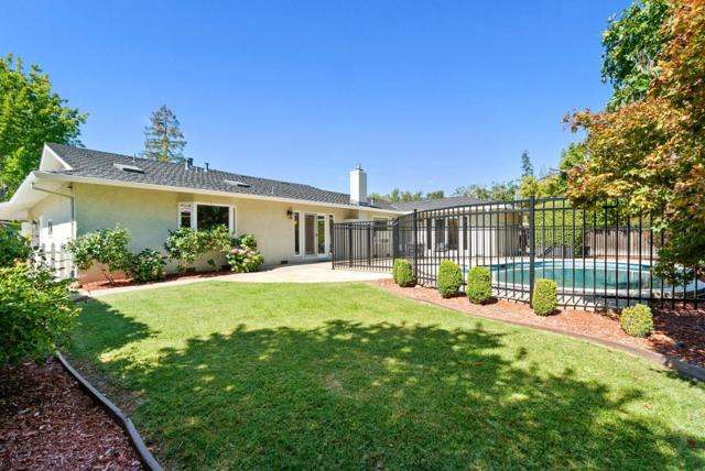 247 Marchmont Drive, Los Gatos CA: https://media.crmls.org/mediaz/0b5263f5-bde7-4a36-9c3c-13d4194b8922.jpg