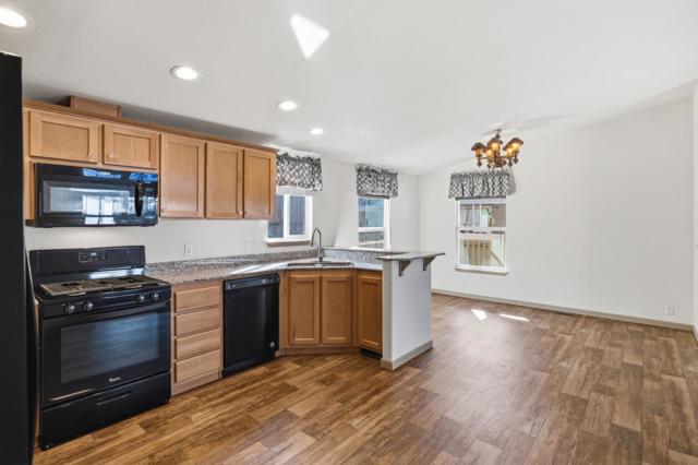 347 Carmel Avenue, Marina CA: https://media.crmls.org/mediaz/0b52761b-0e92-4eaf-9184-1e794f467bec.jpg