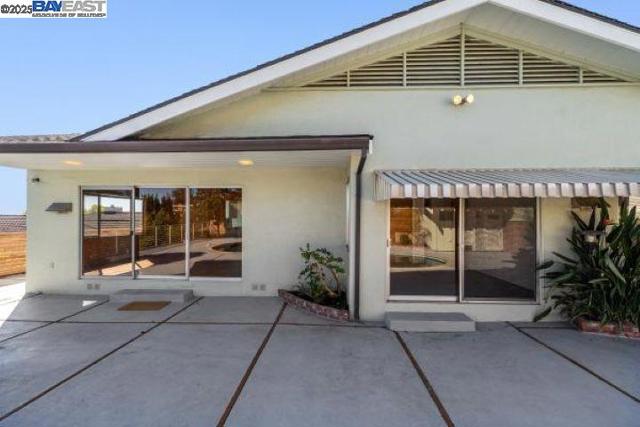 4120 Rhoda Ave, Oakland CA: https://media.crmls.org/mediaz/0b52979d-0fd1-4d45-a49a-34aeb082843a.jpg