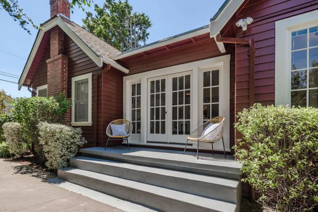 1124 Vancouver Avenue, Burlingame CA: https://media.crmls.org/mediaz/0b52cca5-9f13-4888-bf3d-52d4c0ac1945.jpg