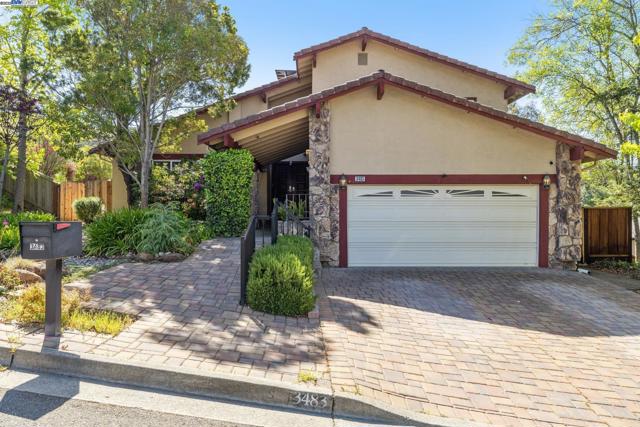 3483 Skyline Dr, Hayward CA: https://media.crmls.org/mediaz/0b52def0-386a-44c1-83f6-8d551f6dc211.jpg