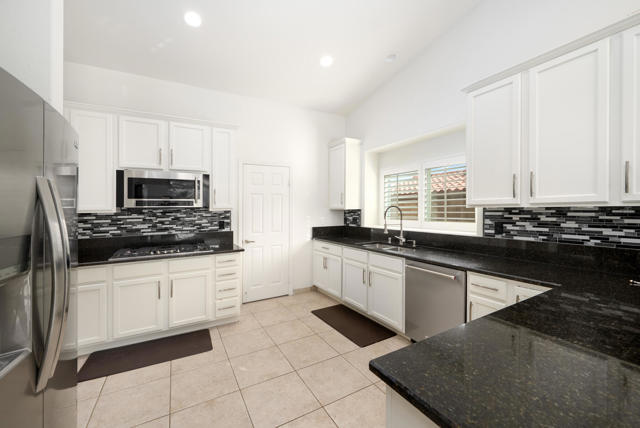 112 Clearwater Way, Rancho Mirage, CA 92270
