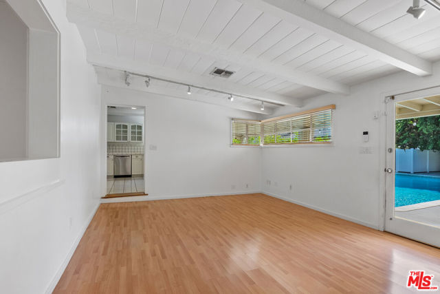 4659 Morse Avenue, Sherman Oaks CA: https://media.crmls.org/mediaz/0b5342d8-2a5b-4547-a904-e8f11af9b8df.jpg
