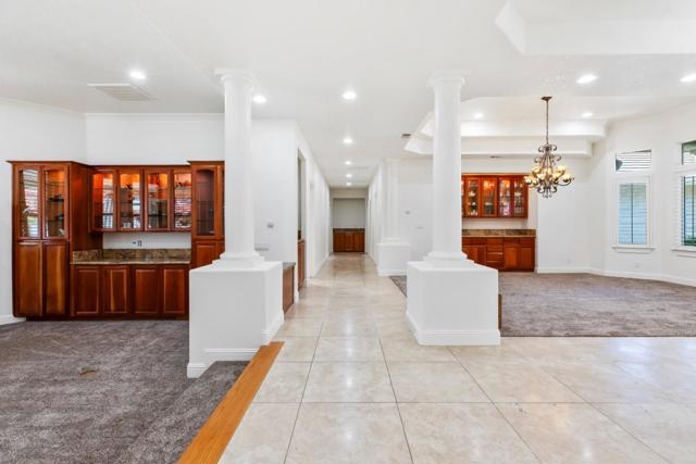 5000 Peach Blossom Lane, Oakdale CA: https://media.crmls.org/mediaz/0b542609-ade9-4200-8b4d-b486dc78009c.jpg