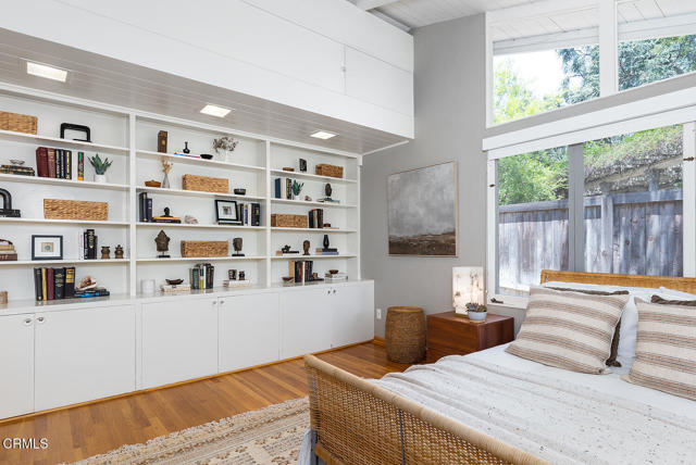 1199 Arden Road, Pasadena CA: https://media.crmls.org/mediaz/0b548c29-4015-4514-9c0e-6aa7d2016ef8.jpg